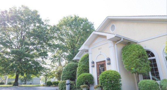 Exterior of dental office in Columbia