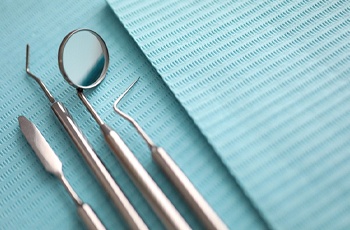 dental tools laying next to each other