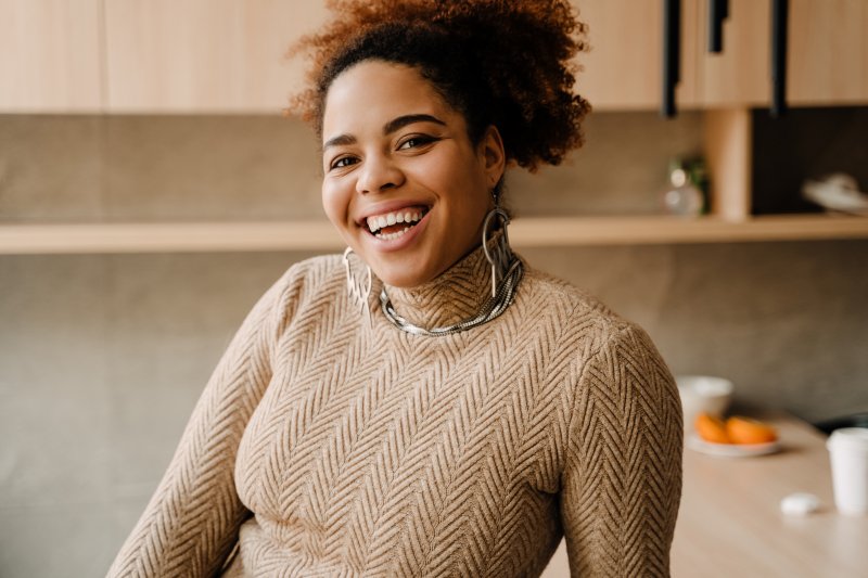 woman enjoying the benefits of smiling in Columbia